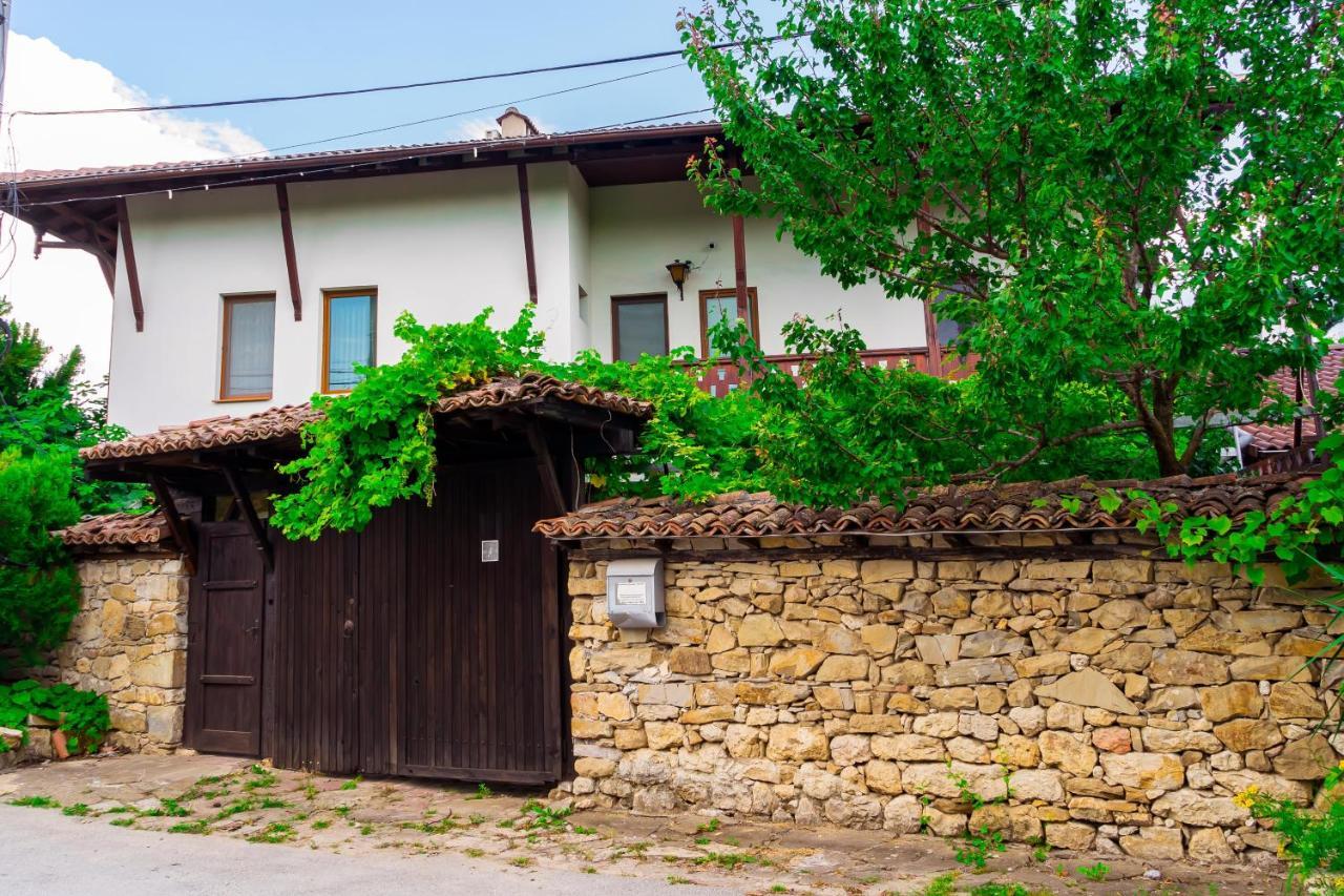 Guest House Geranium アルバナシ エクステリア 写真