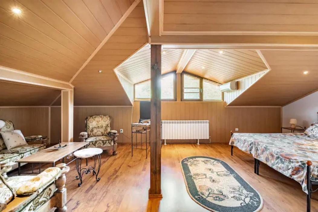 Guest House Geranium アルバナシ エクステリア 写真